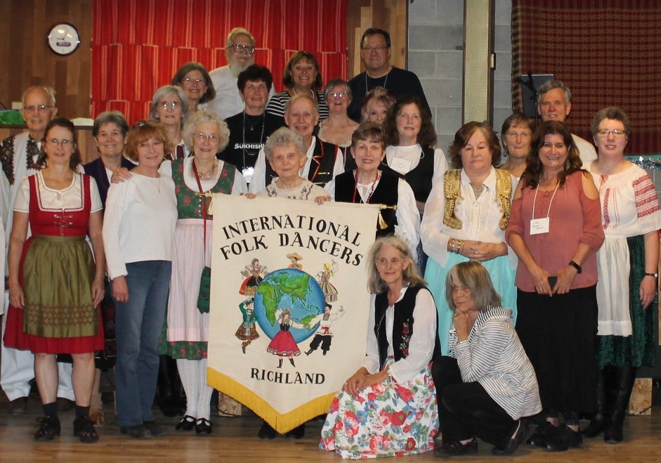 International Folk Dancers of Richland